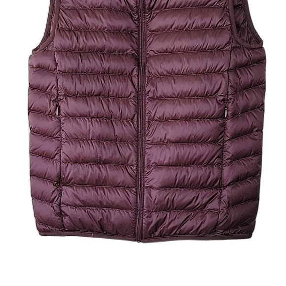 UNIQLO Purple Down Puffer Vest size XS Warm Lightweight Zipper Pockets - Picture 3 of 15